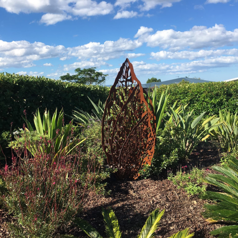 Triple Leaf Sculpture - Iron Bark Metal Design